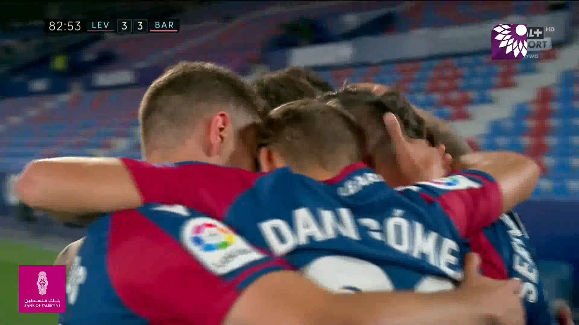 شاهد هدف التعادل الثالث ( 3-3 ) لصالح ليفانتي في شباك برشلونة