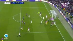 شاهد الهدف الثاالث (3-2) لصالح انتر ميلان في شباك برشلونة