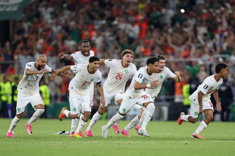 بعد مباراة مجنونة: المغرب تهزم هولندا وتتأهل إلى دور الـ16