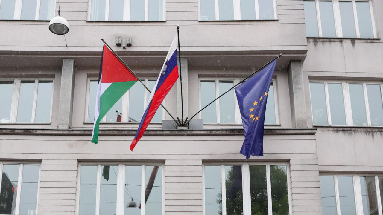 رئيس وزراء سلوفينيا الجديد يقرر الغاء الاعتراف بالدولة الفلسطينية