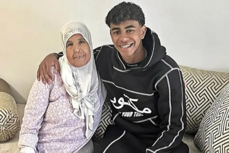 فيديو.. جدة لامين يامال تكافئه بطبق “الرفيسة” بعد الفوز بكأس العالم