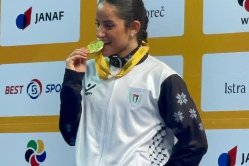 ذهبية تاريخية لفلسطين.. مريم أمين بشارات تتوج ببطولة الدوري العالمي للكاراتيه