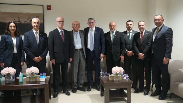 البنك العربي يتبرع بـ مليون دولار لإنشاء قسم العلاج الإشعاعي في مستشفى جامعة النجاح الوطني الجامعي