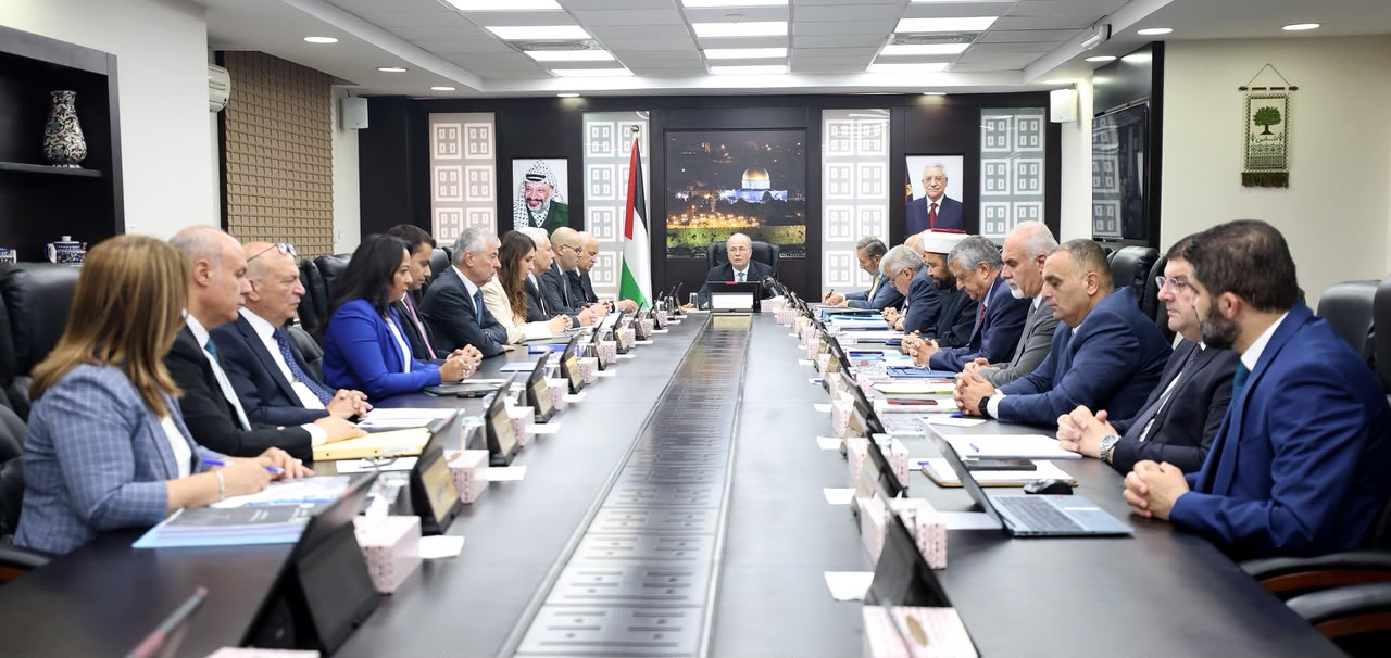 مصطفى: “أدوية الأمراض المزمنة أولوية”.. موجها جهات الاختصاص بتسريع عمليات التوريد رغم الأزمة المالية الخانقة