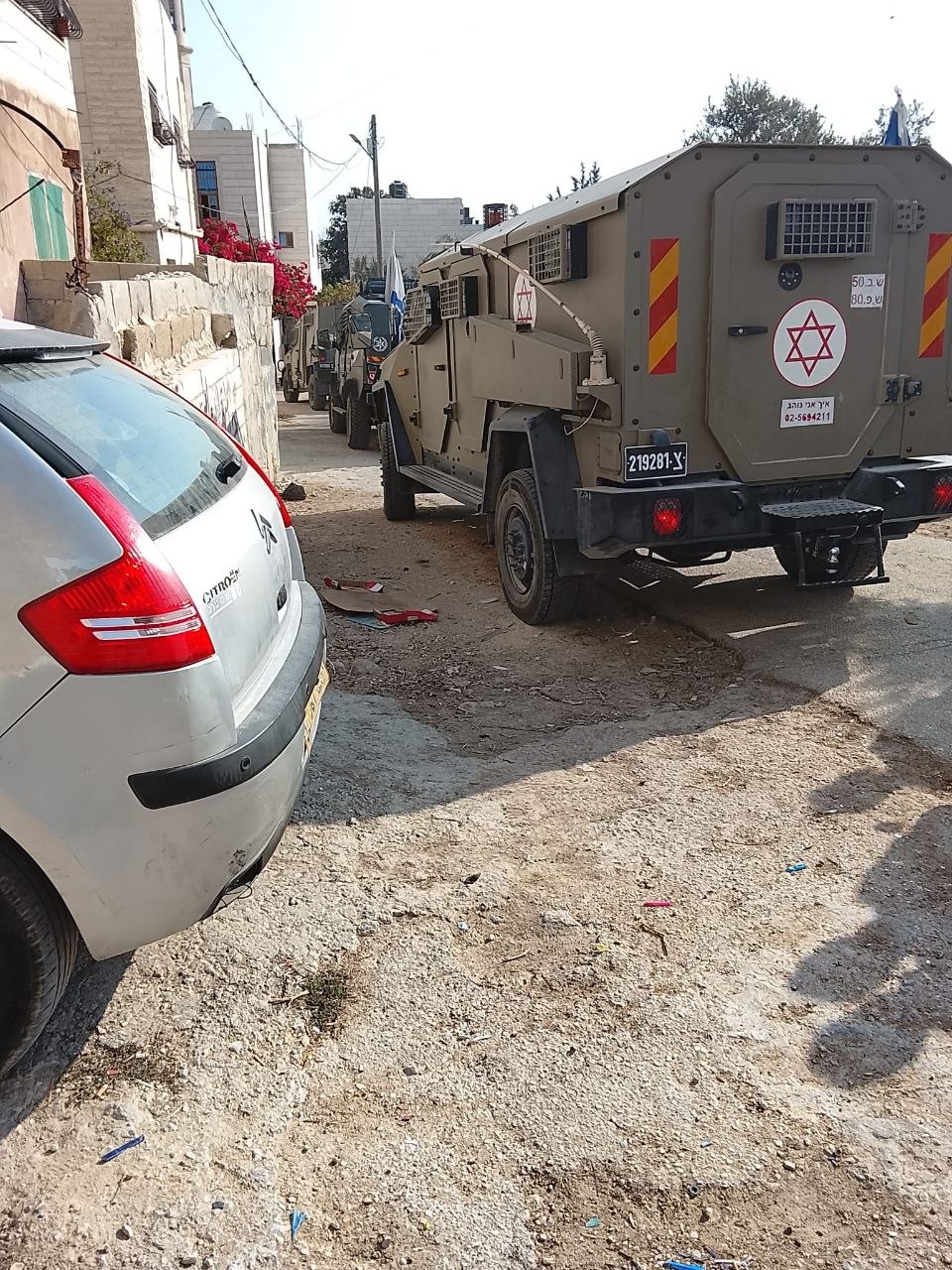 لليوم الثالث: الاحتلال يواصل عدوانه على الخليل ويعتقل 20 مواطنا
